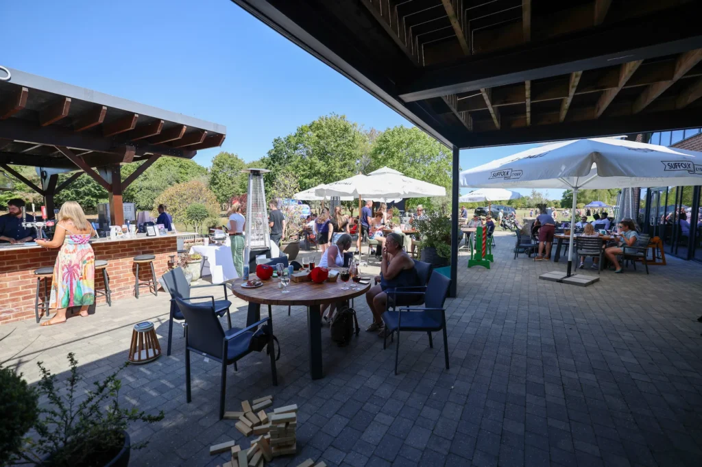 Cambridge Country Club_Terrace